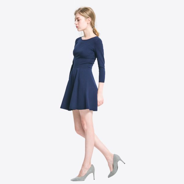 hot selling pure color round neck pullover knitwear elegant slim fit knitted short dress for women