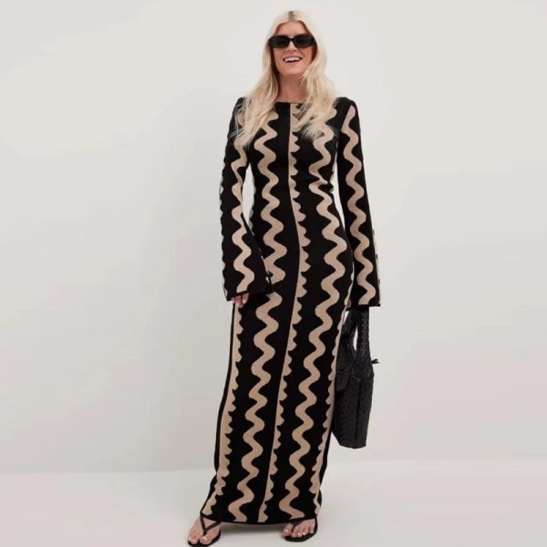 High quality Round neck wavy stripes knitwear color contrast flared sleeves wool slim fit elegant maxi knitted long dres