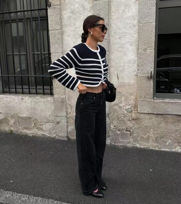 New Arrivals Round Neck Casual Single-breasted button-up curved sweaters coats elegant Women Striped Cardigan