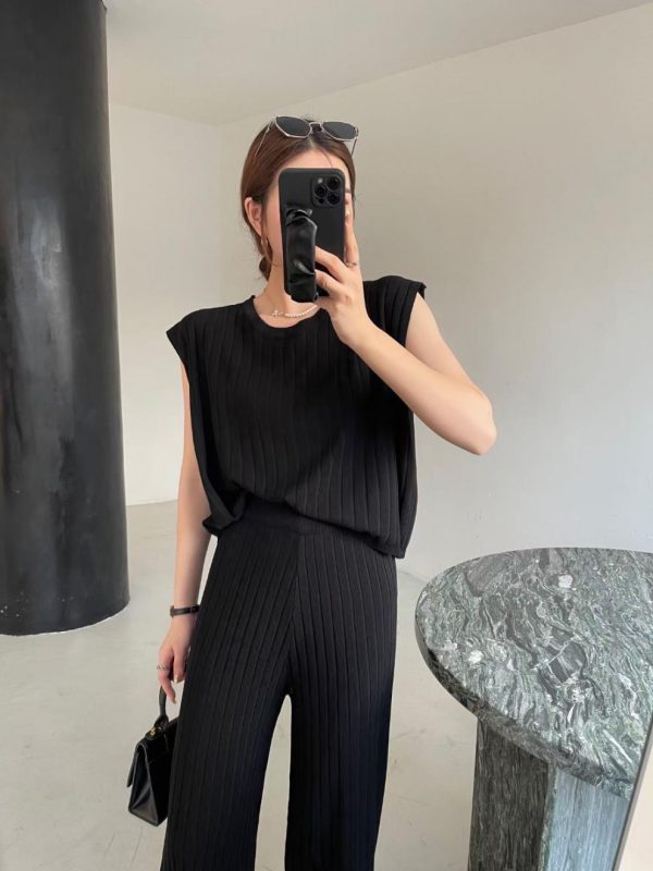 Trending Fashion summer sleeveless basic sweaters wide leg pants elegant knitted loungewear women two piece pants set
