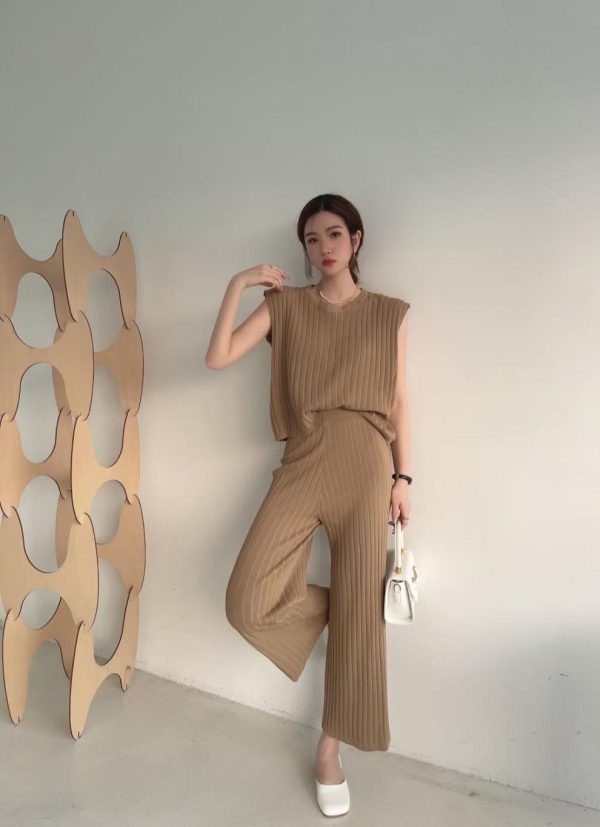 Trending Fashion summer sleeveless basic sweaters wide leg pants elegant knitted loungewear women two piece pants set
