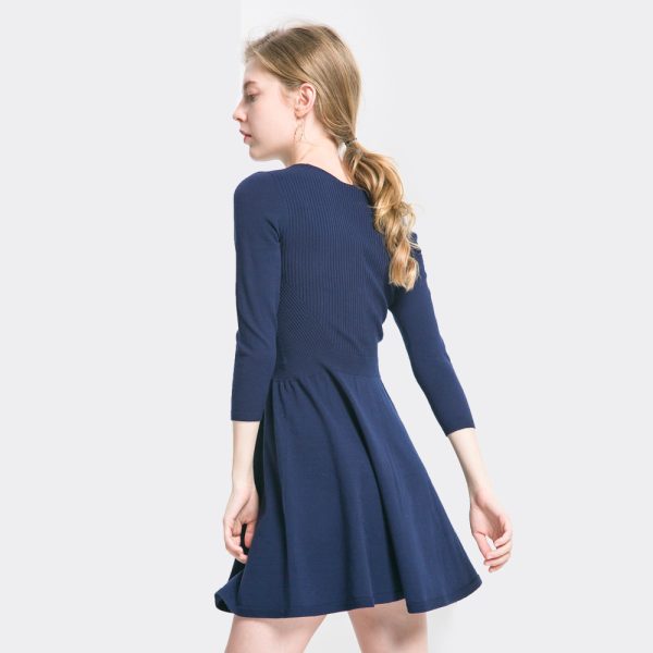 hot selling pure color round neck pullover knitwear elegant slim fit knitted short dress for women
