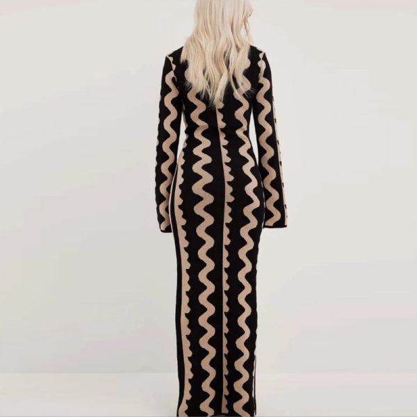 High quality Round neck wavy stripes knitwear color contrast flared sleeves wool slim fit elegant maxi knitted long dres