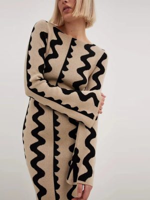 High quality Round neck wavy stripes knitwear color contrast flared sleeves wool slim fit elegant maxi knitted long dres