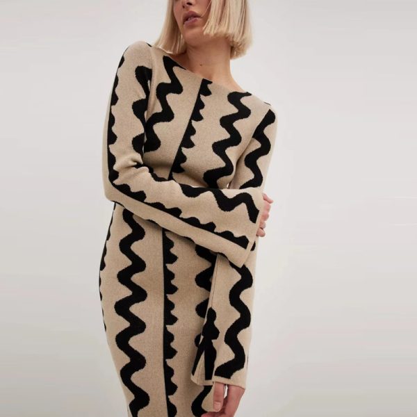 High quality Round neck wavy stripes knitwear color contrast flared sleeves wool slim fit elegant maxi knitted long dres