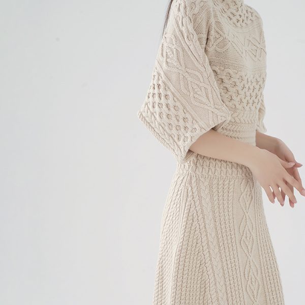 High-end design knitwear solid color women slim waist summer half-sleeve A-line long cable knitted dress