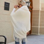2026 Autumn winter pure color shawl pullover wool-collar tassel wraps women's elegant knitted cape coat